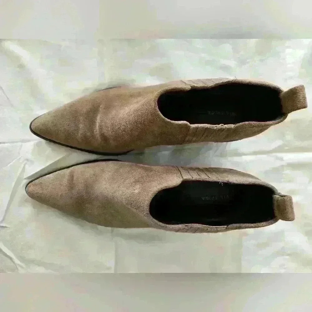 Via Spiga Women's Farly Water Resistant Booties Clay Suede Size 10